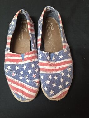 TOMS American Flag Canvas Slip-Ons - Red, White & Blue Sz 8